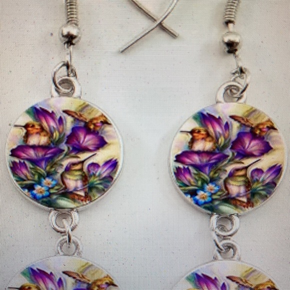 NWOT - Trendy Retro French Hummingbird Glass Drop Charm Fashion Pierced Earrings - Picture 3 of 13